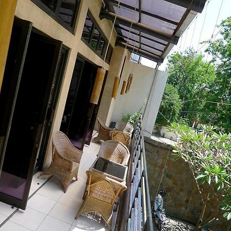Jawa 22 Hotel And Residence Surabaia Exterior foto